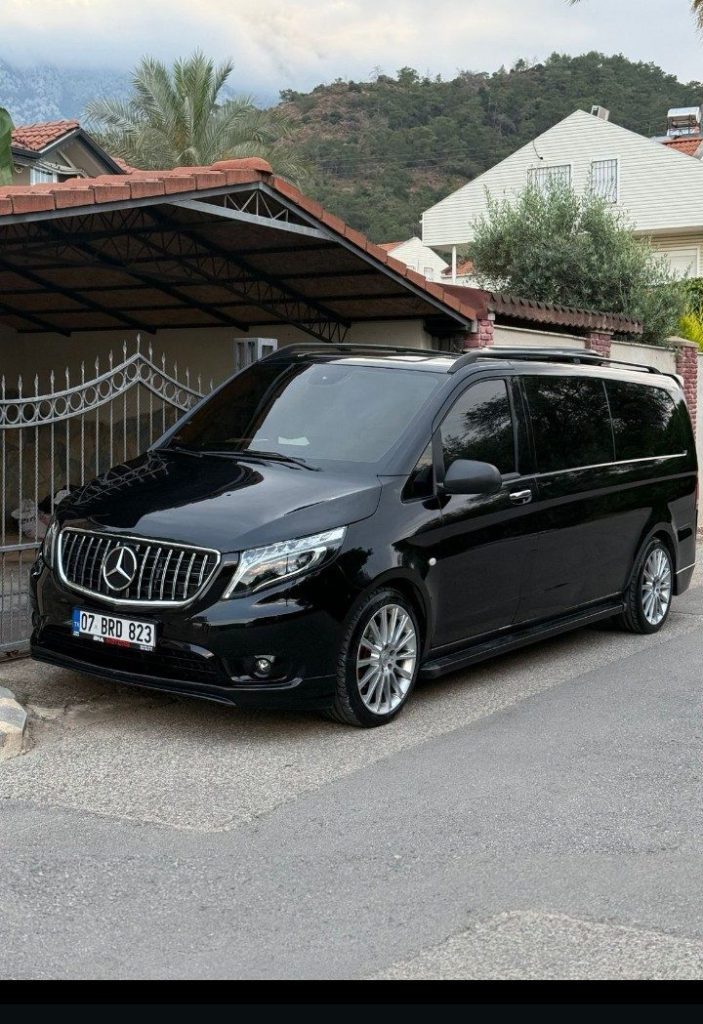 Interior right — Mercedes-Benz Vito