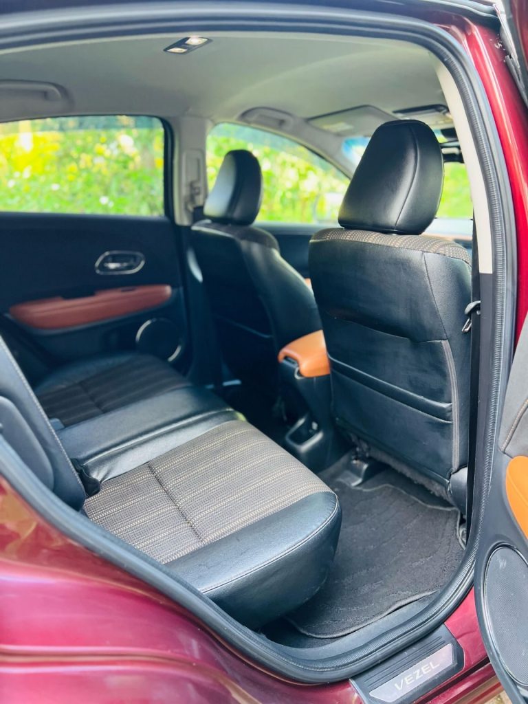 Passenger cabin — Honda Vezel