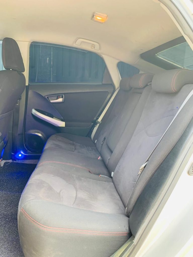Interior right — Toyota Prius