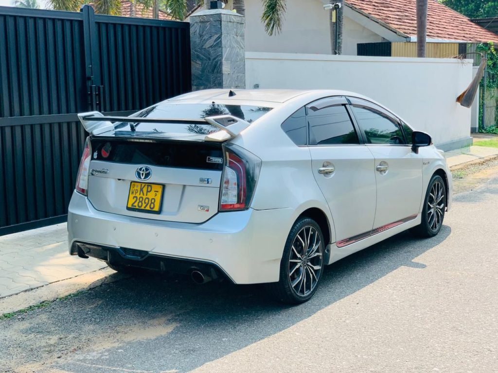 Right side — Toyota Prius