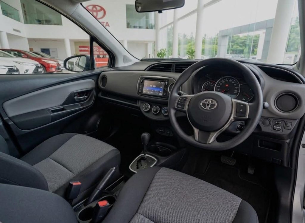 Dashboard — Toyota vitz