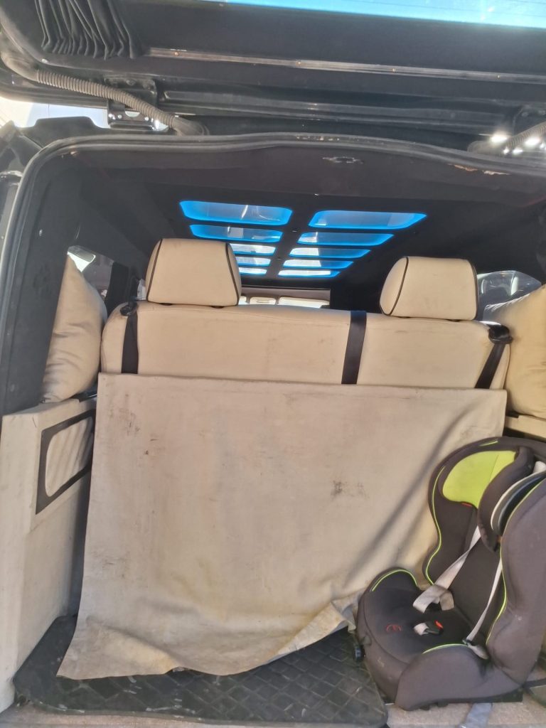 Boot / luggage area — Mercedes-Benz Vito Tourer