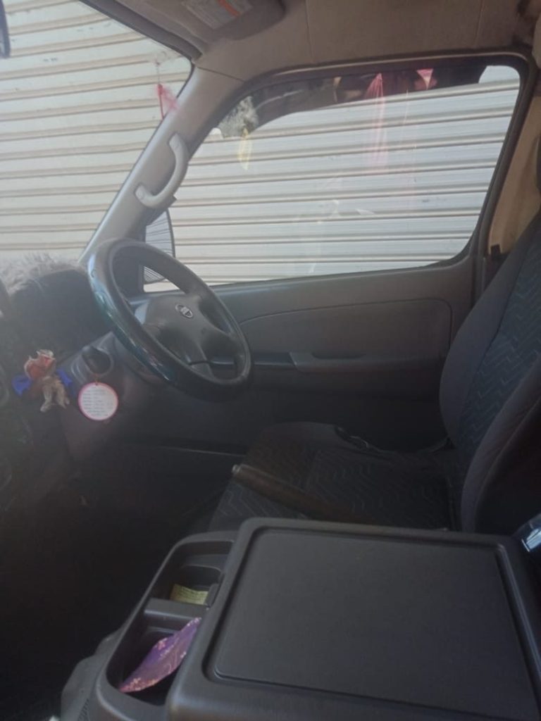 Nissan E35 photo 6