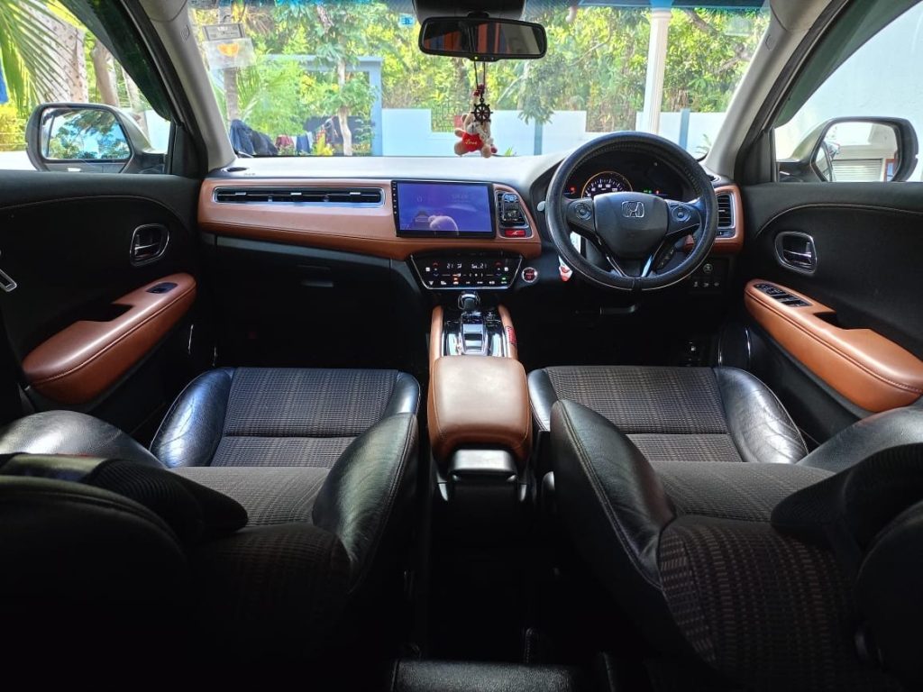 Passenger cabin — Honda Vezel