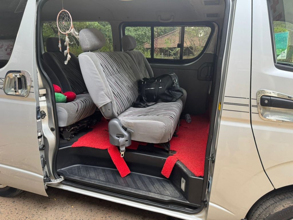 Passenger cabin — Toyota Prius