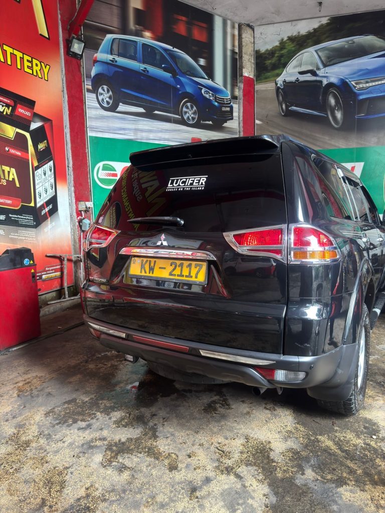 Mitsubishi Montero photo 3