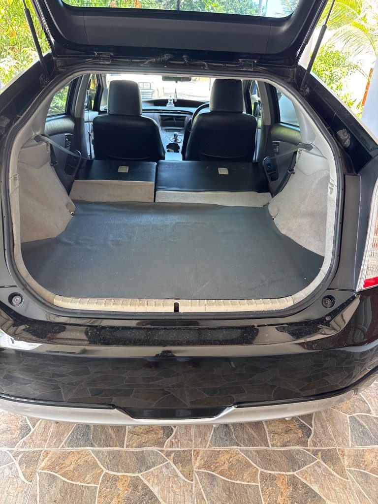 Passenger cabin — Toyota Prius
