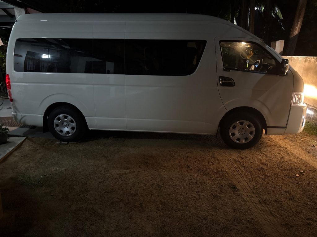 Right side — Toyota KDH HI ROOF