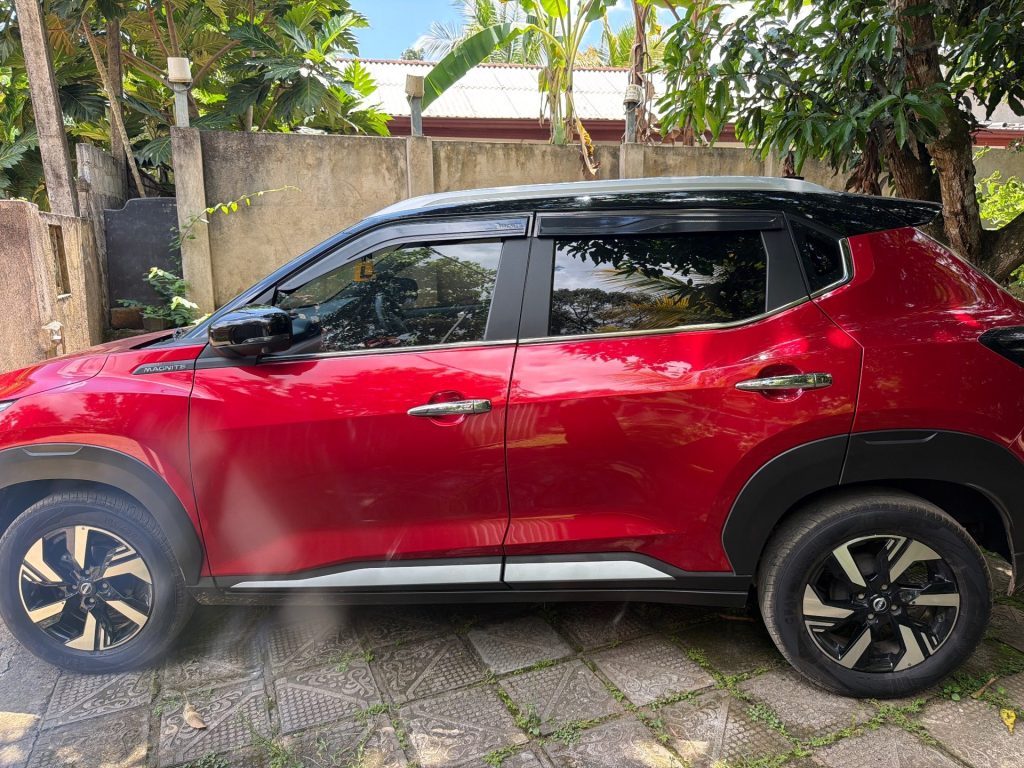 Left side — Nissan Megnite