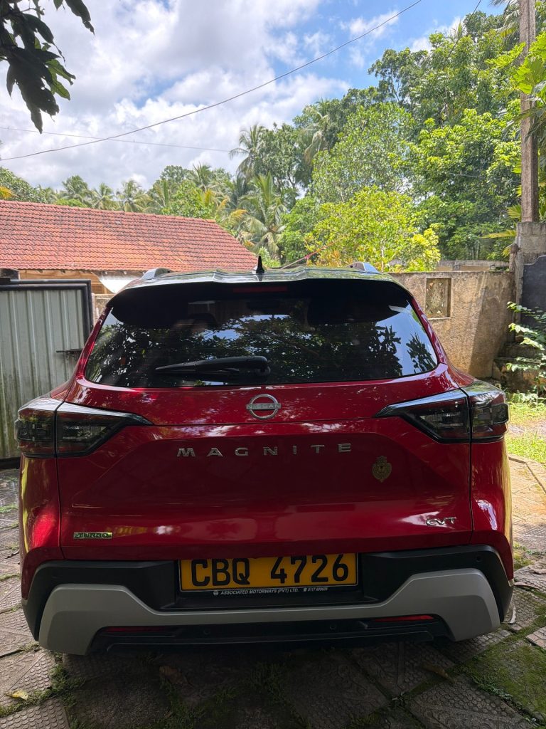 Right side — Nissan Megnite