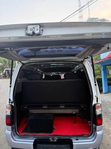 Boot / luggage area — Toyota Dolpin