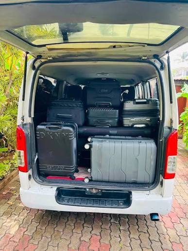 Boot / luggage area — Toyota KDH