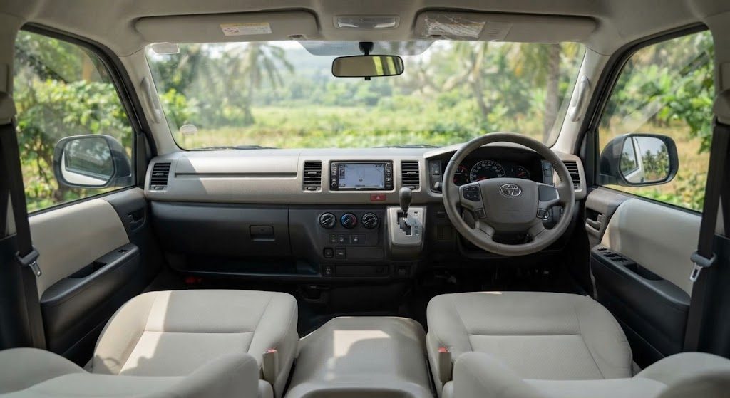 Passenger cabin — Toyota Hiace