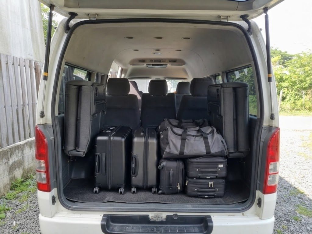 Boot / luggage area — Toyota HiAce