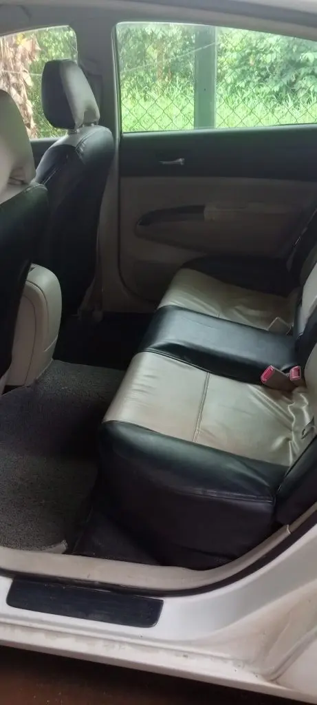 Interior left — Toyota Prius