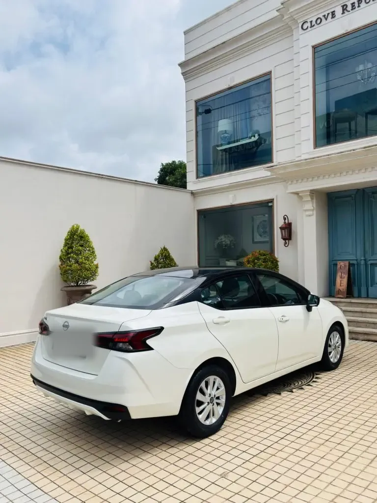 Right side — Nissan Almera2025