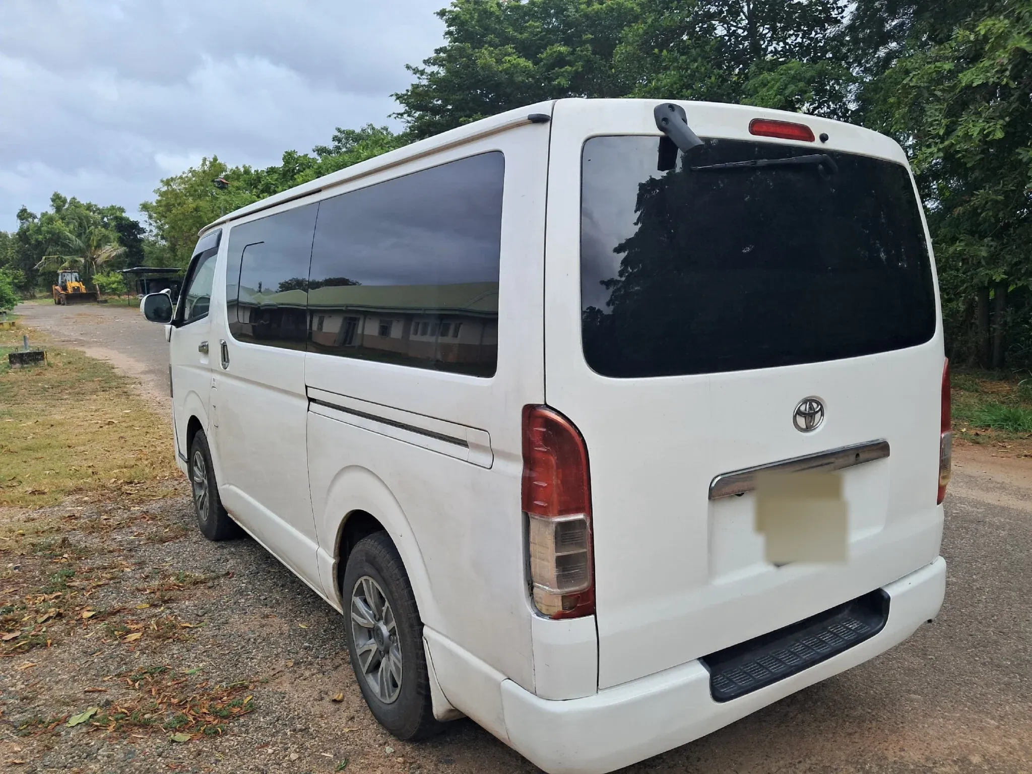 Left side — TOYOTA KDH