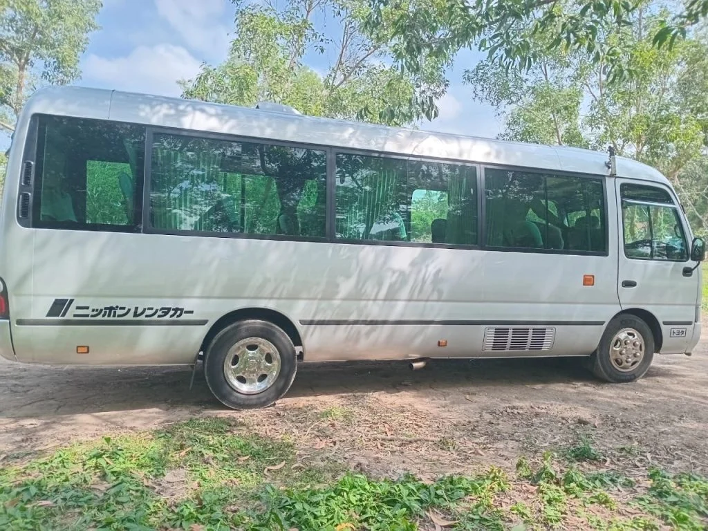 Right side — Toyota Bus