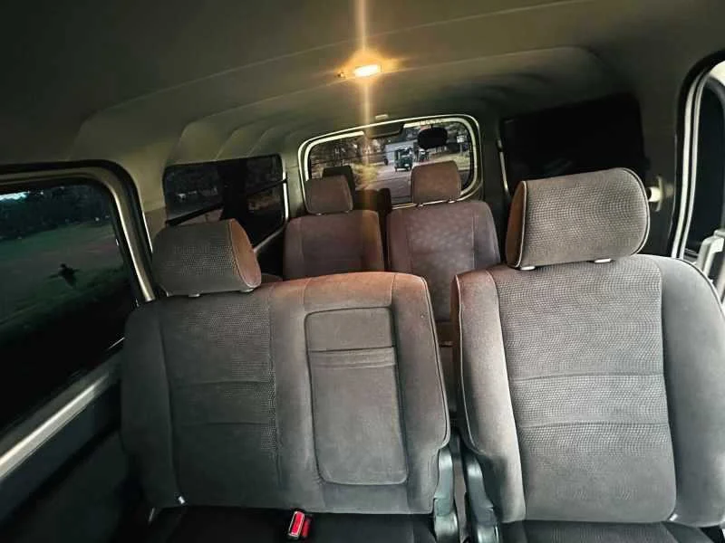 Passenger cabin — NISSAN E25