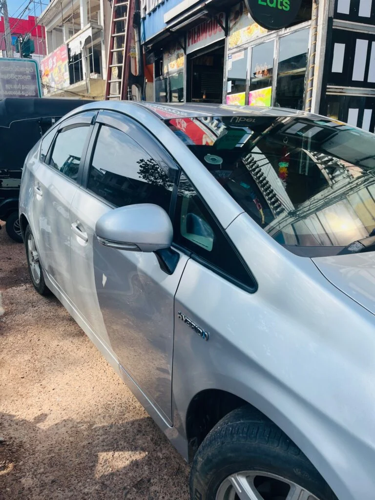Right side — Prius Toyota prius