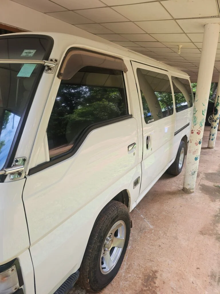Left side — Nissan caravan Qd 32