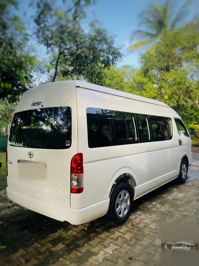 Right side — Toyota Kdh Highroof
