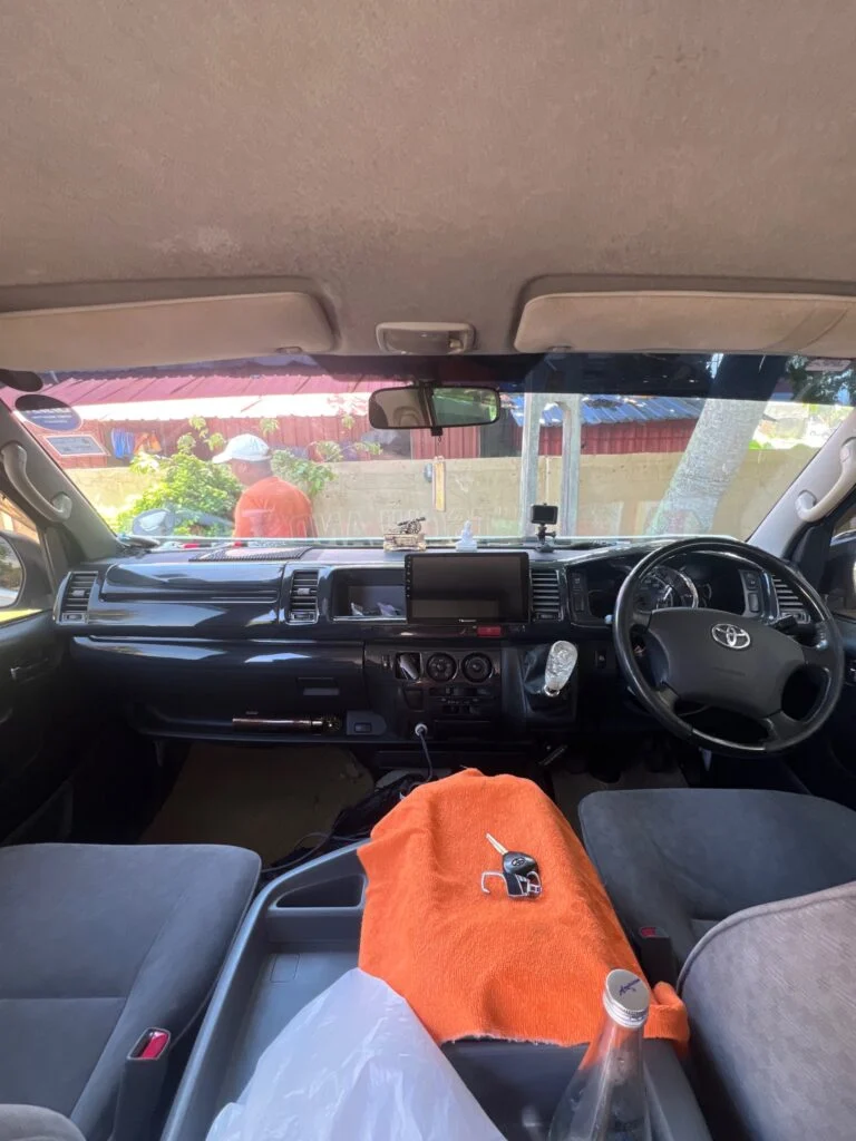 Dashboard — Toyota Hiace