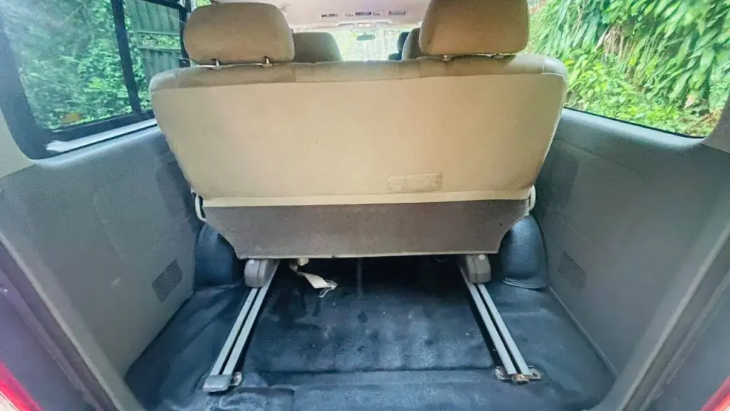 Boot / luggage area — Toyota Hiace
