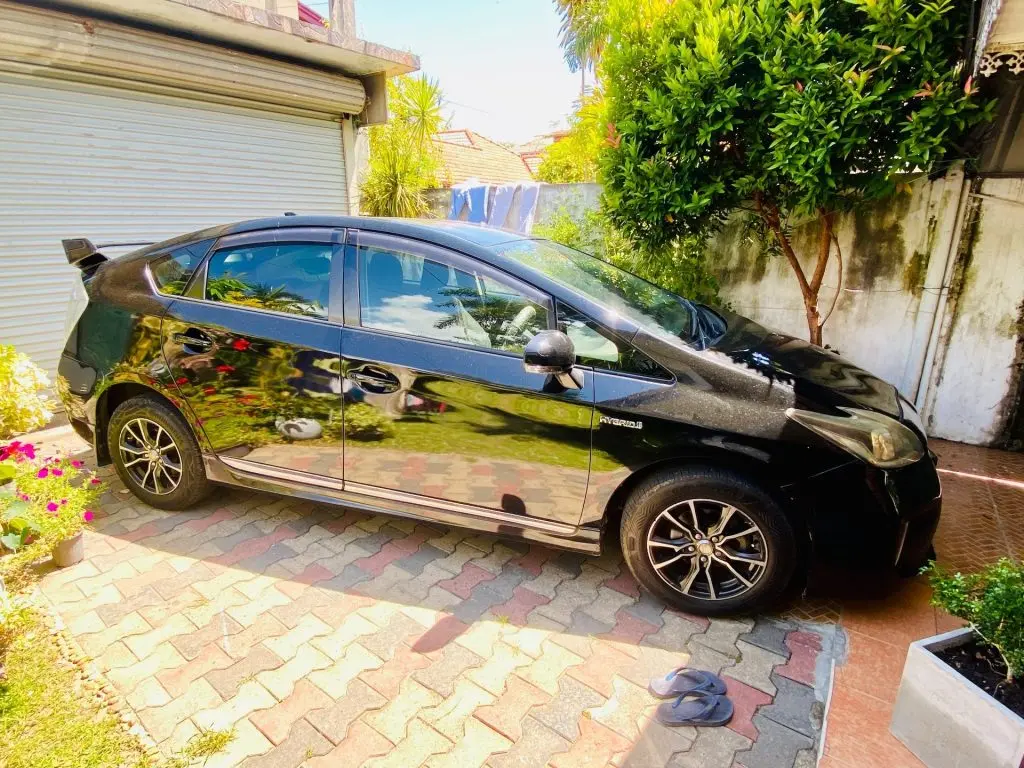 Right side — Toyota Prius