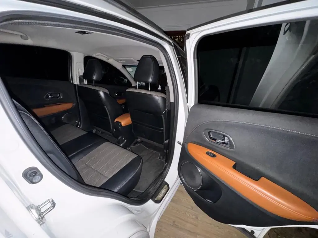 Interior right — Honda Vezel