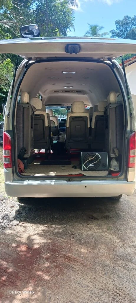 Boot / luggage area — Toyota Hiace