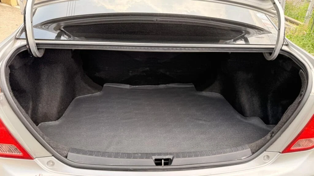 Boot / luggage area — Toyota Axio