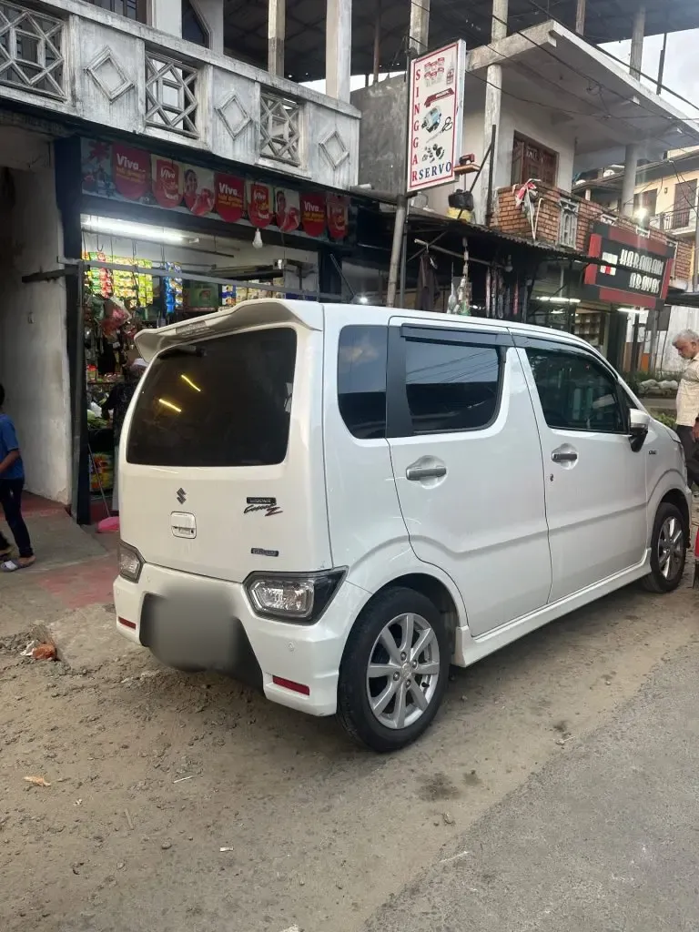 Left side — Suzuki Wagon R Custom Z