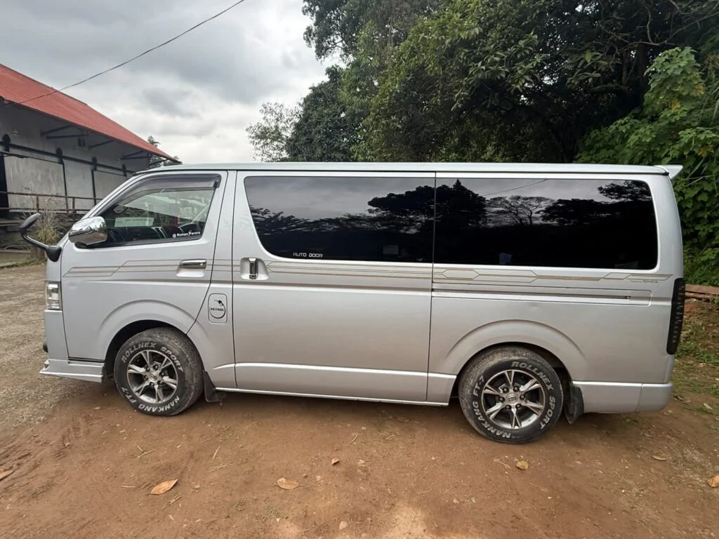 Left side — Toyota Kdh flat roof