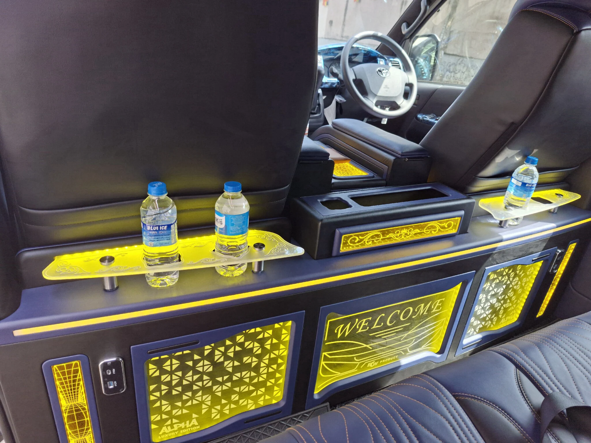 Passenger cabin — TOYOTA KDH VIP Highroof