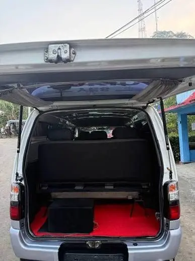 Boot / luggage area — Toyota Dolpin