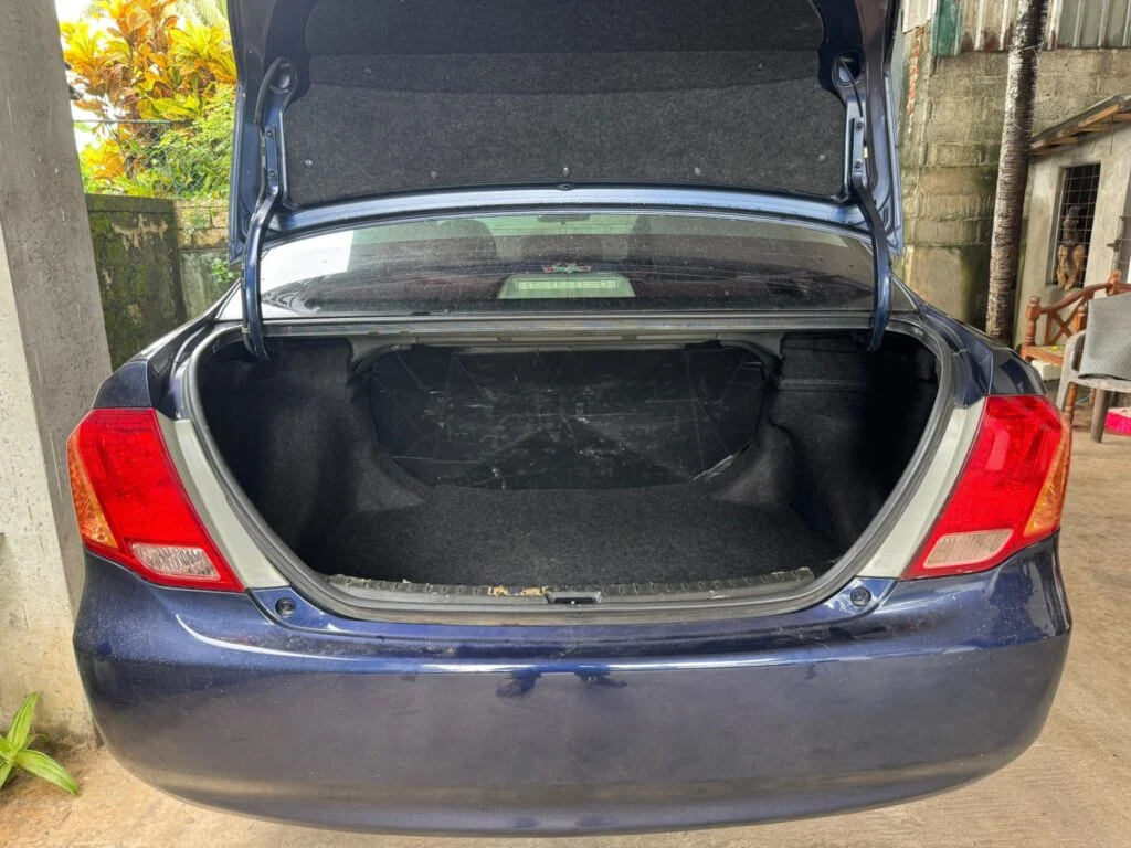 Boot / luggage area — Toyota Axio