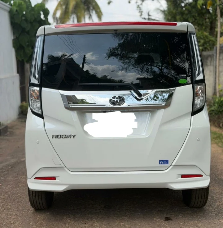 Rear — Toyota Roomy