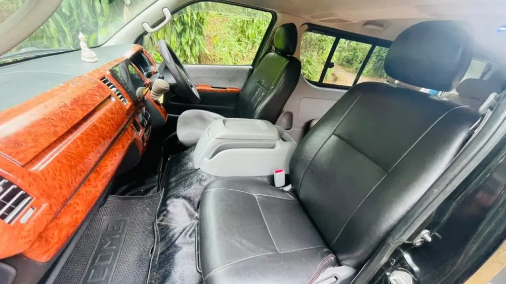 Dashboard — Toyota Hiace
