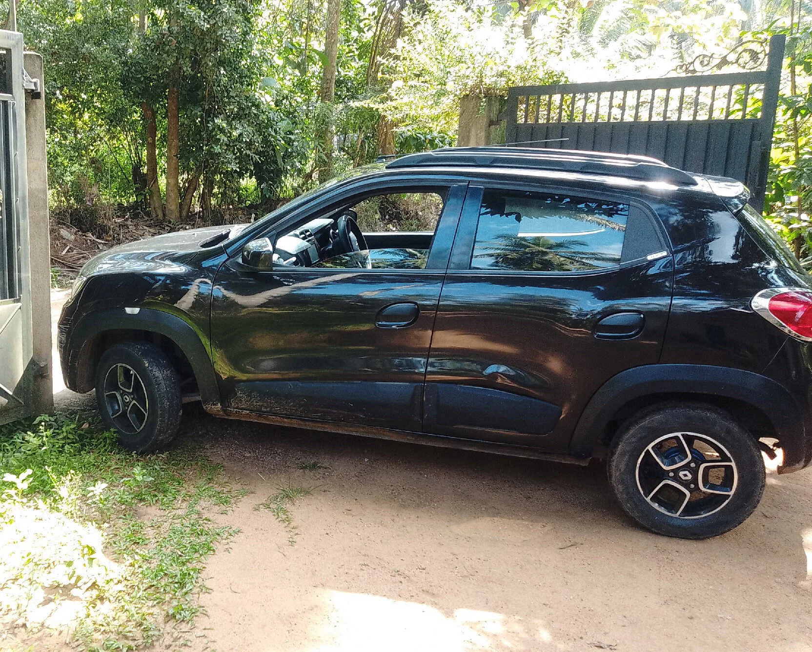 Right side — RENAULT KWID