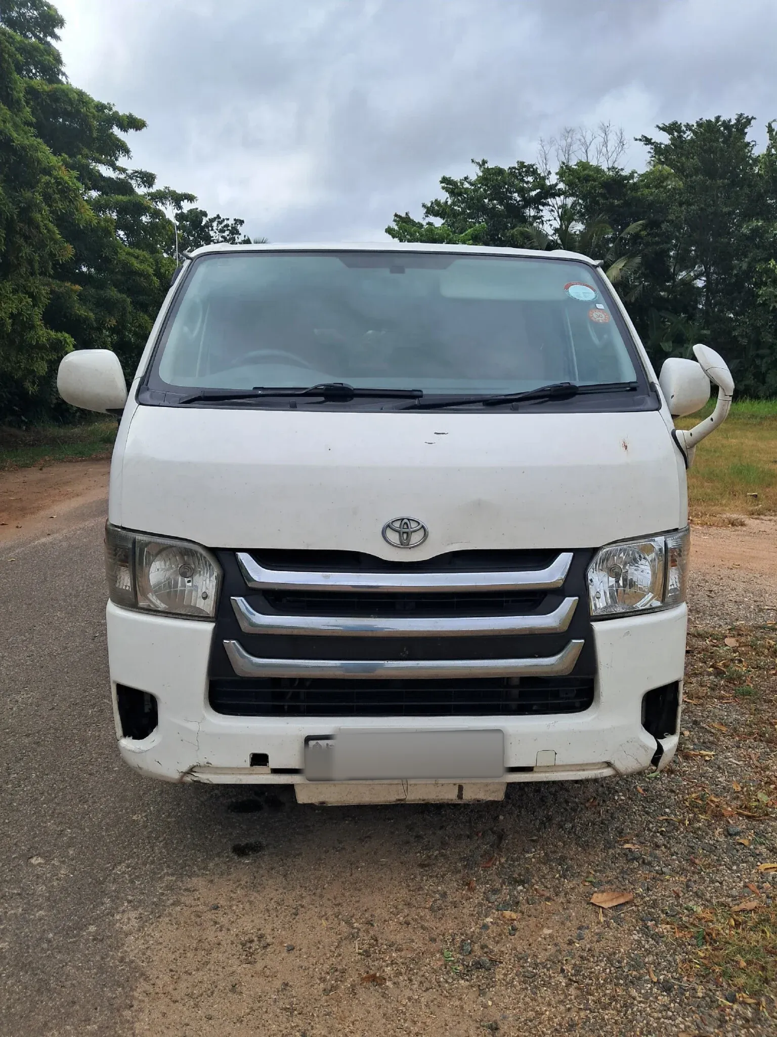 Front — TOYOTA KDH