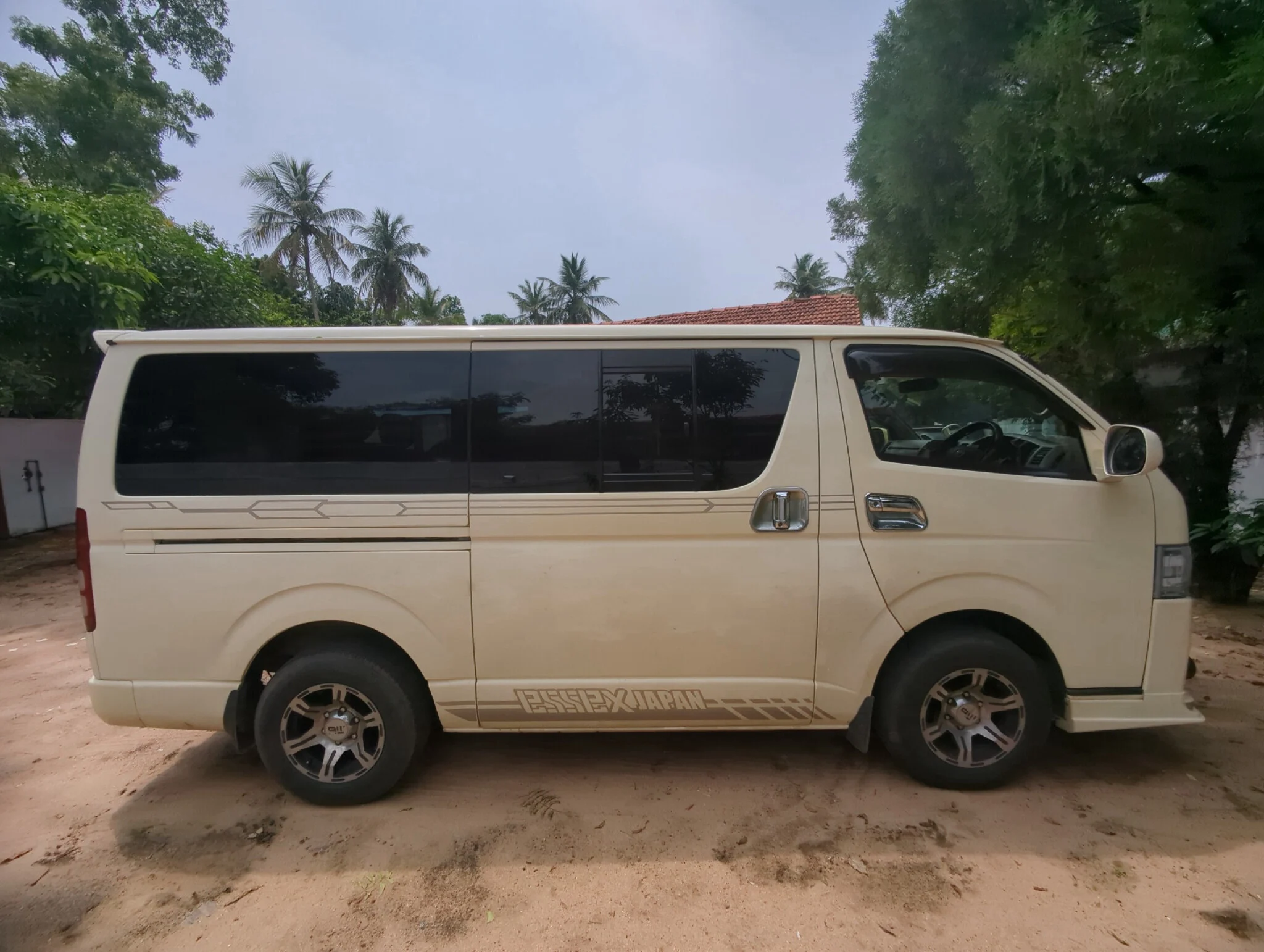 Right side — TOYOTA KDH Flat Roof