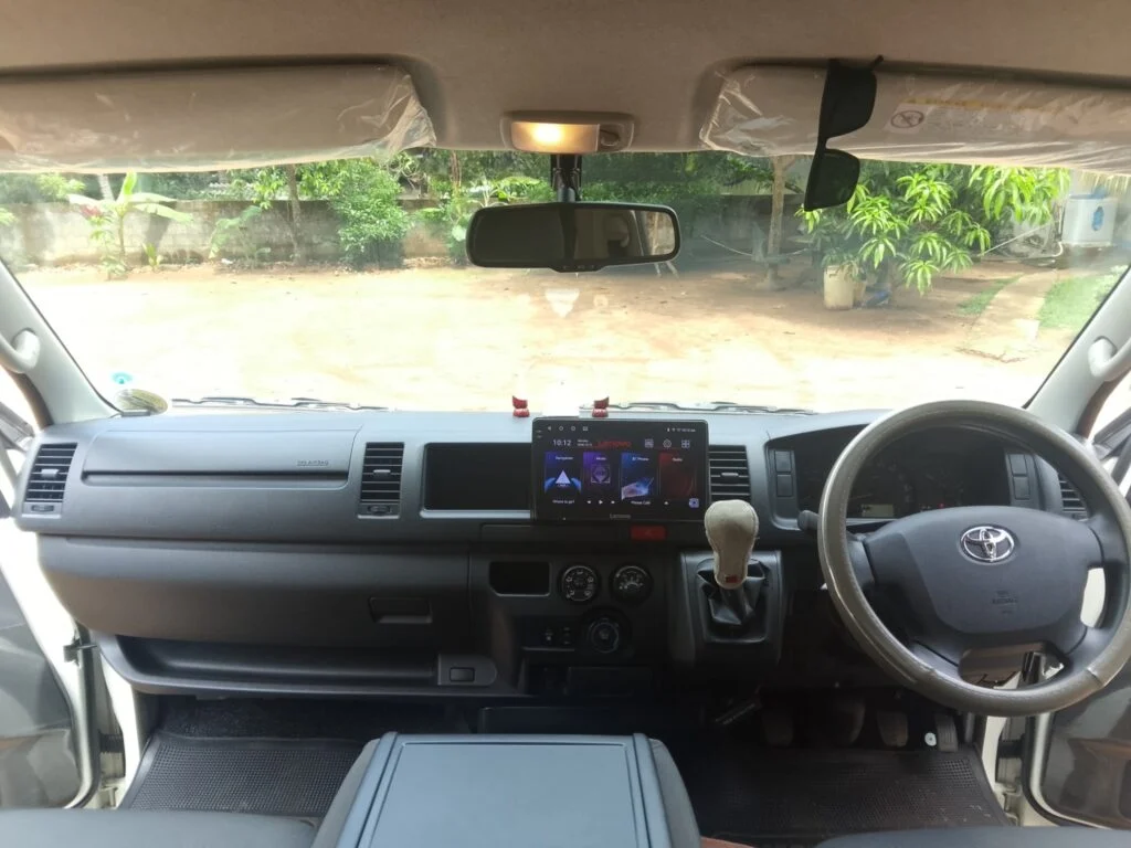 Dashboard — Toyota KDH Van