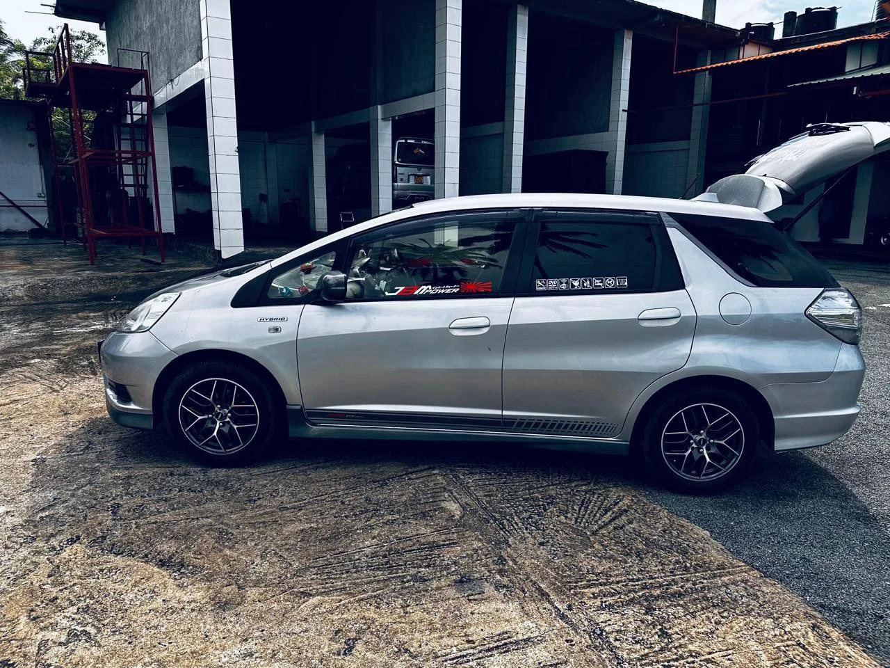Left side — HONDA shattle