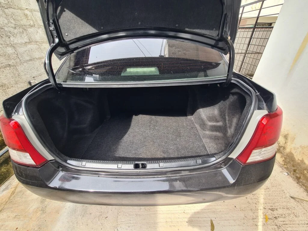 Boot / luggage area — Toyota Corolla axio hybrid