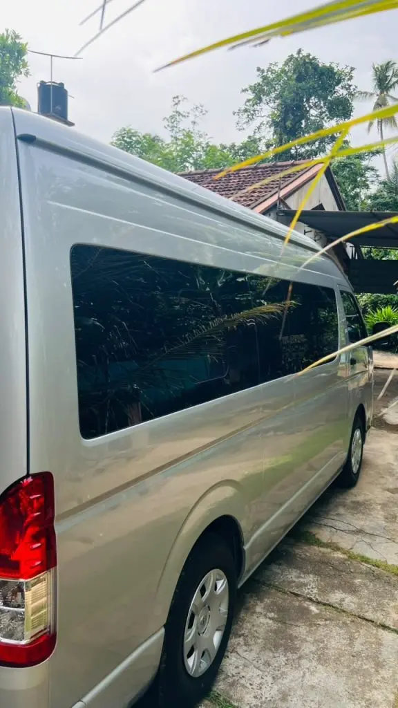 Right side — Toyota kdh