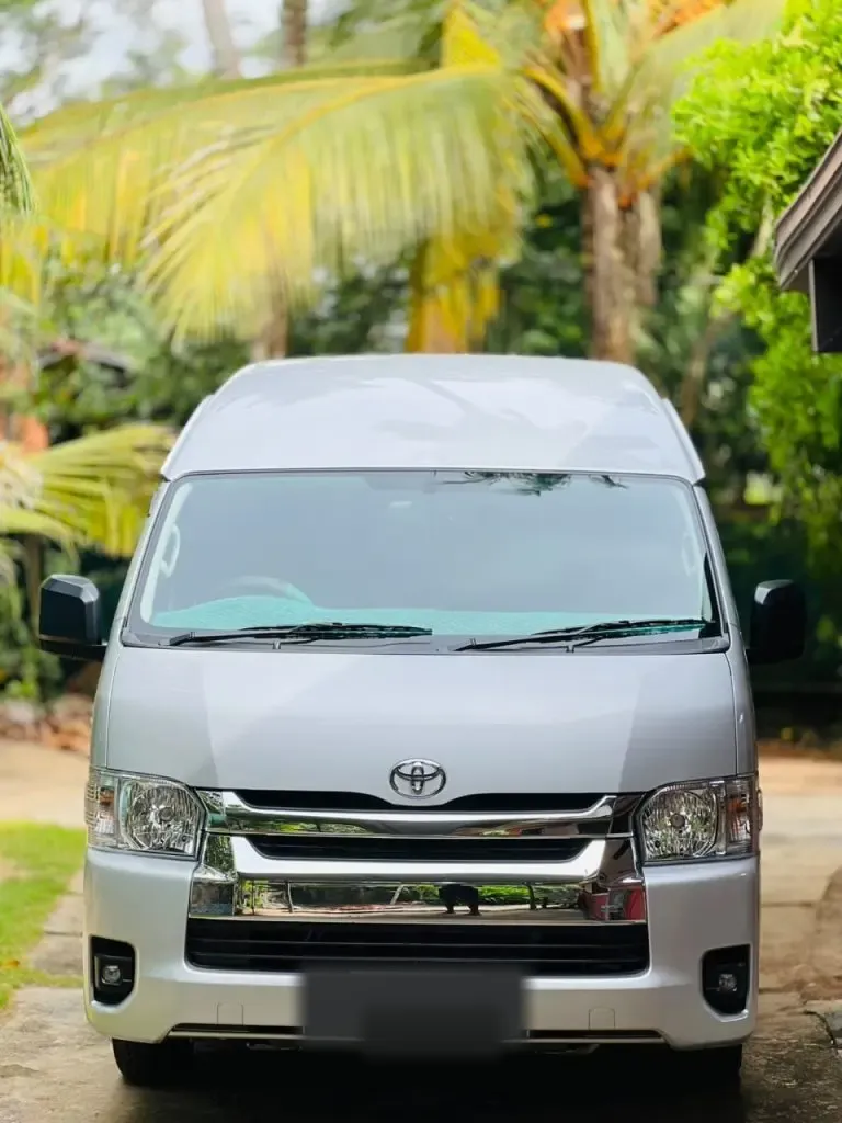 Front — Toyota kdh