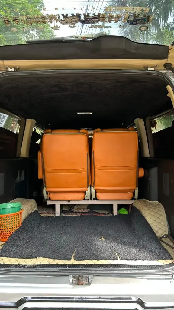 Passenger cabin — Toyota KDH
