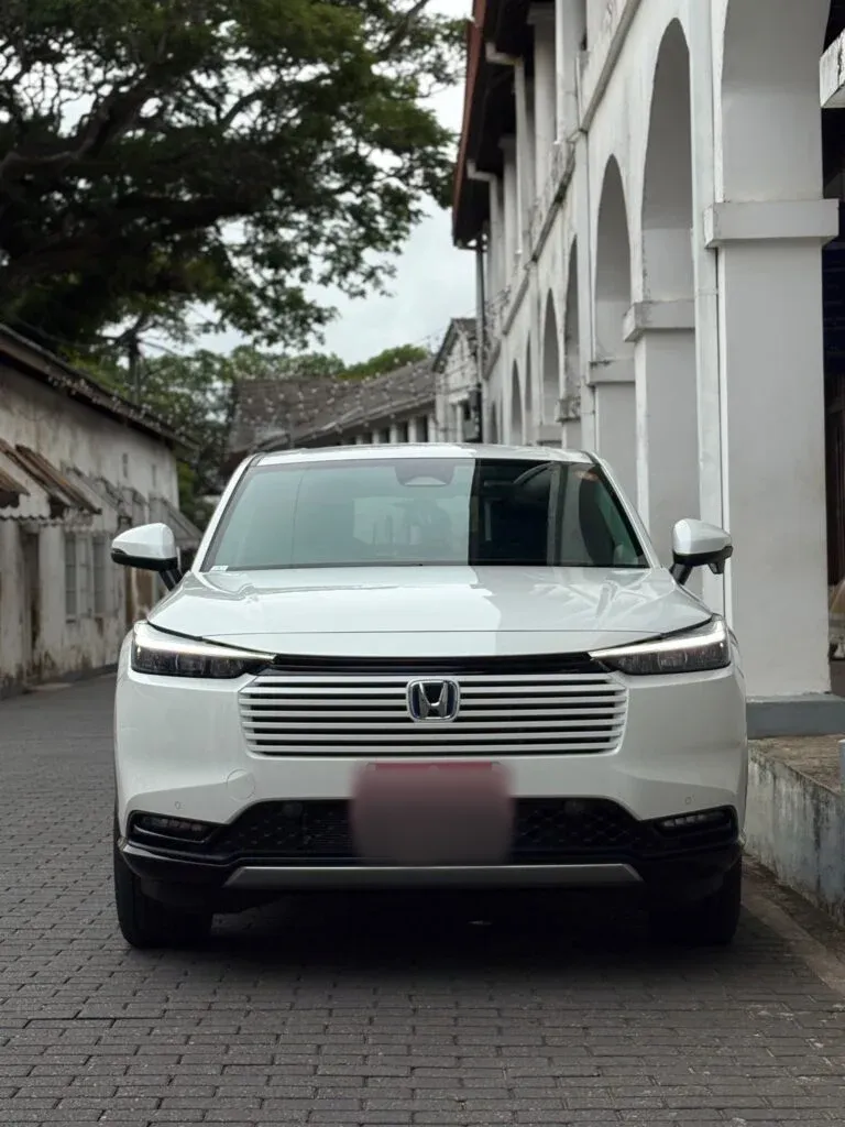 Front — Honda HR-V