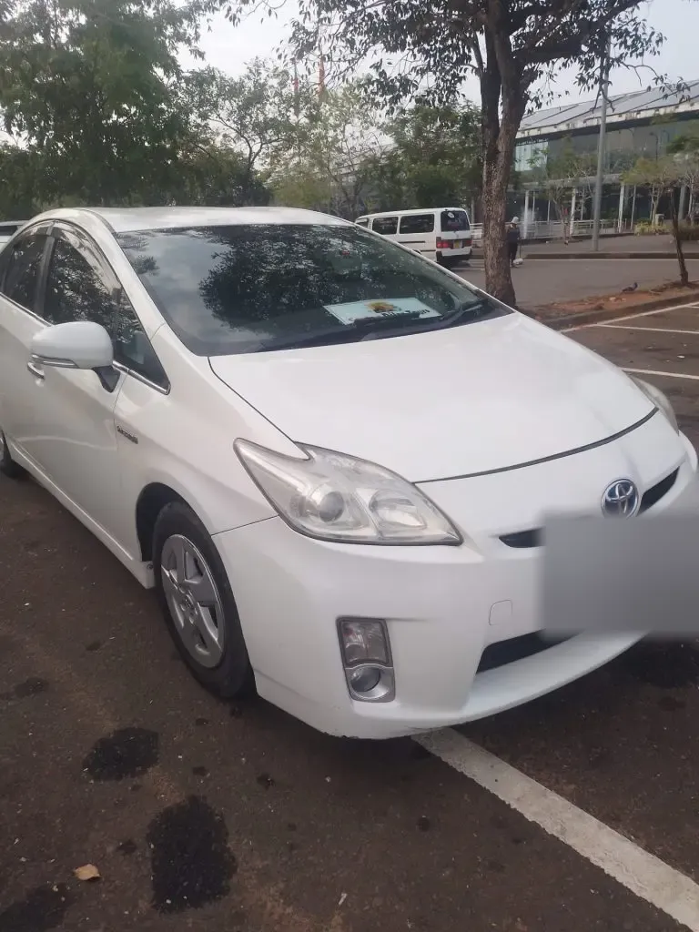 Right side — Toyota Prius